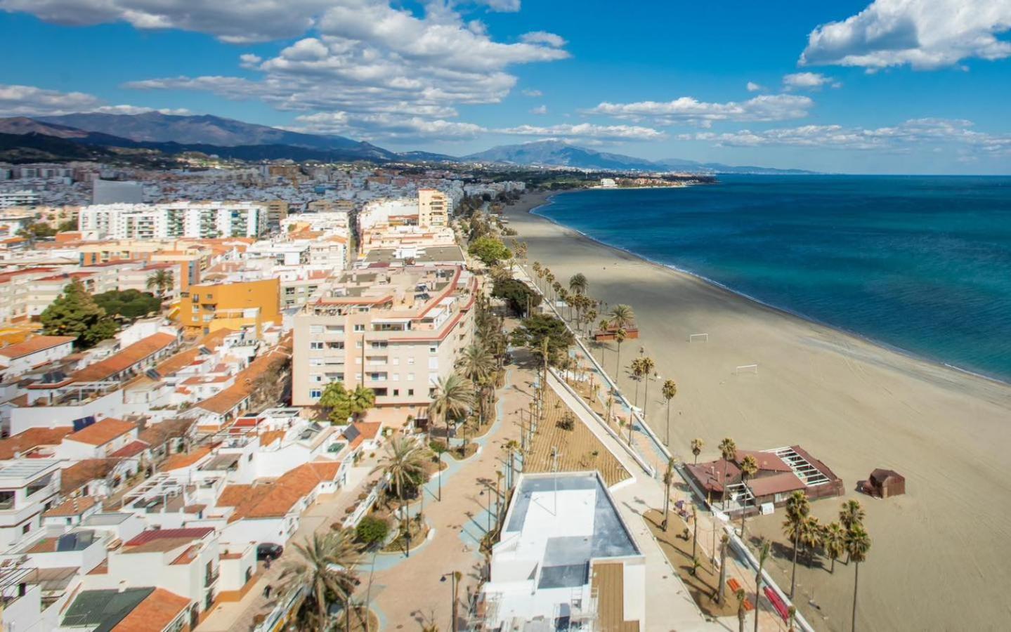 Moderno Piso Centrico 3 Habitaciones Junto Al Mar Y Parking Estepona Exterior foto