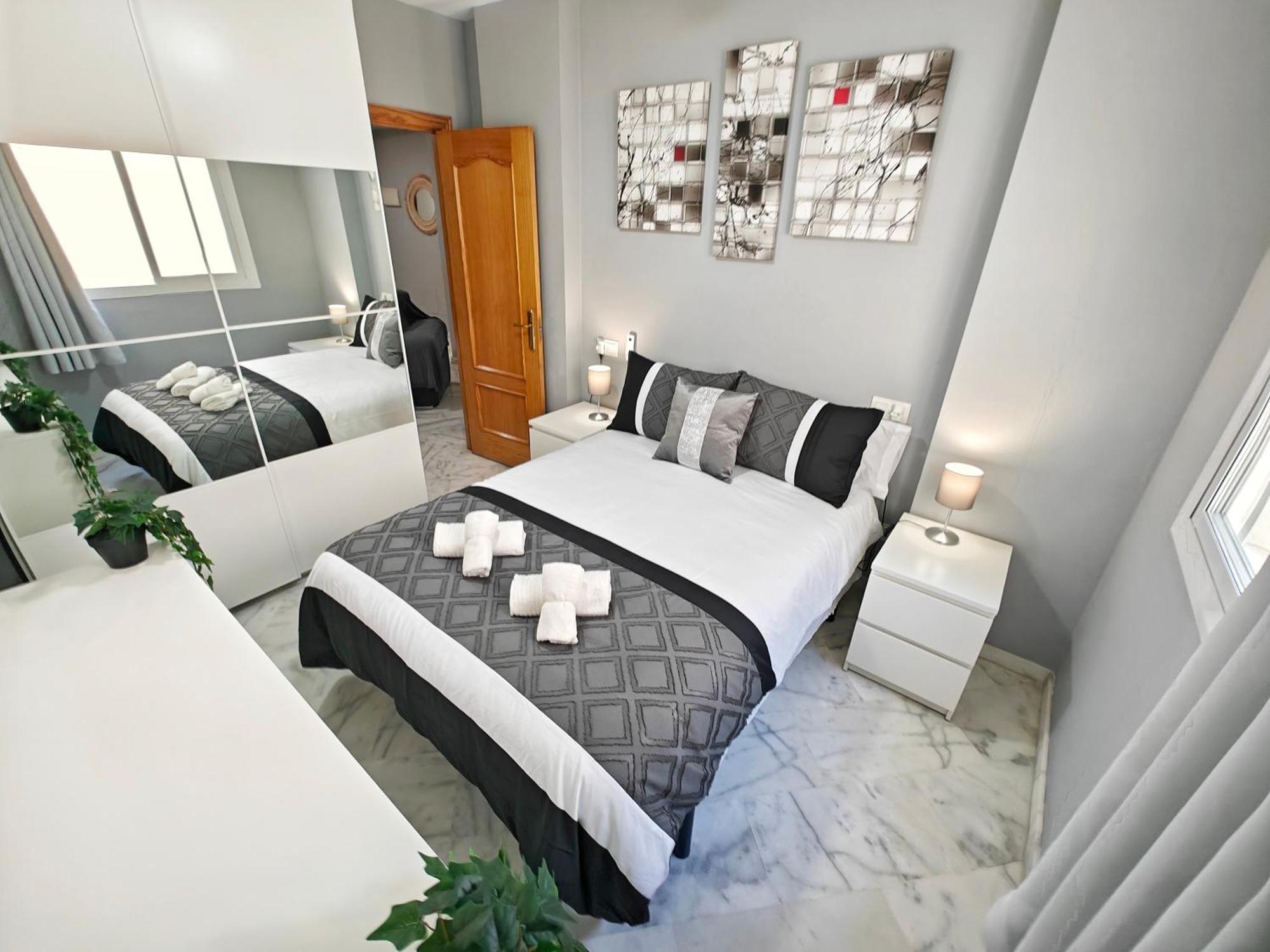 Moderno Piso Centrico 3 Habitaciones Junto Al Mar Y Parking Estepona Exterior foto