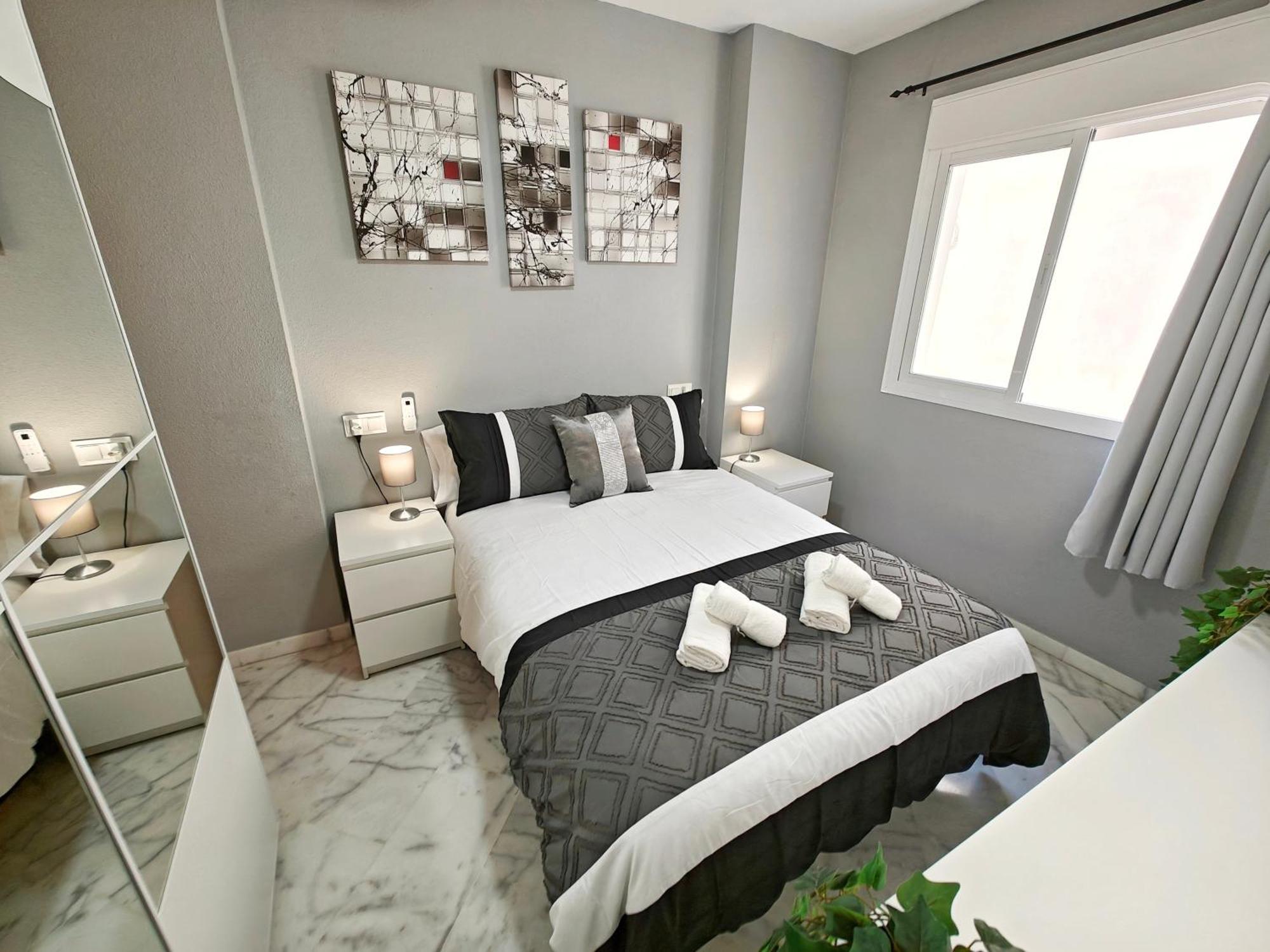 Moderno Piso Centrico 3 Habitaciones Junto Al Mar Y Parking Estepona Exterior foto