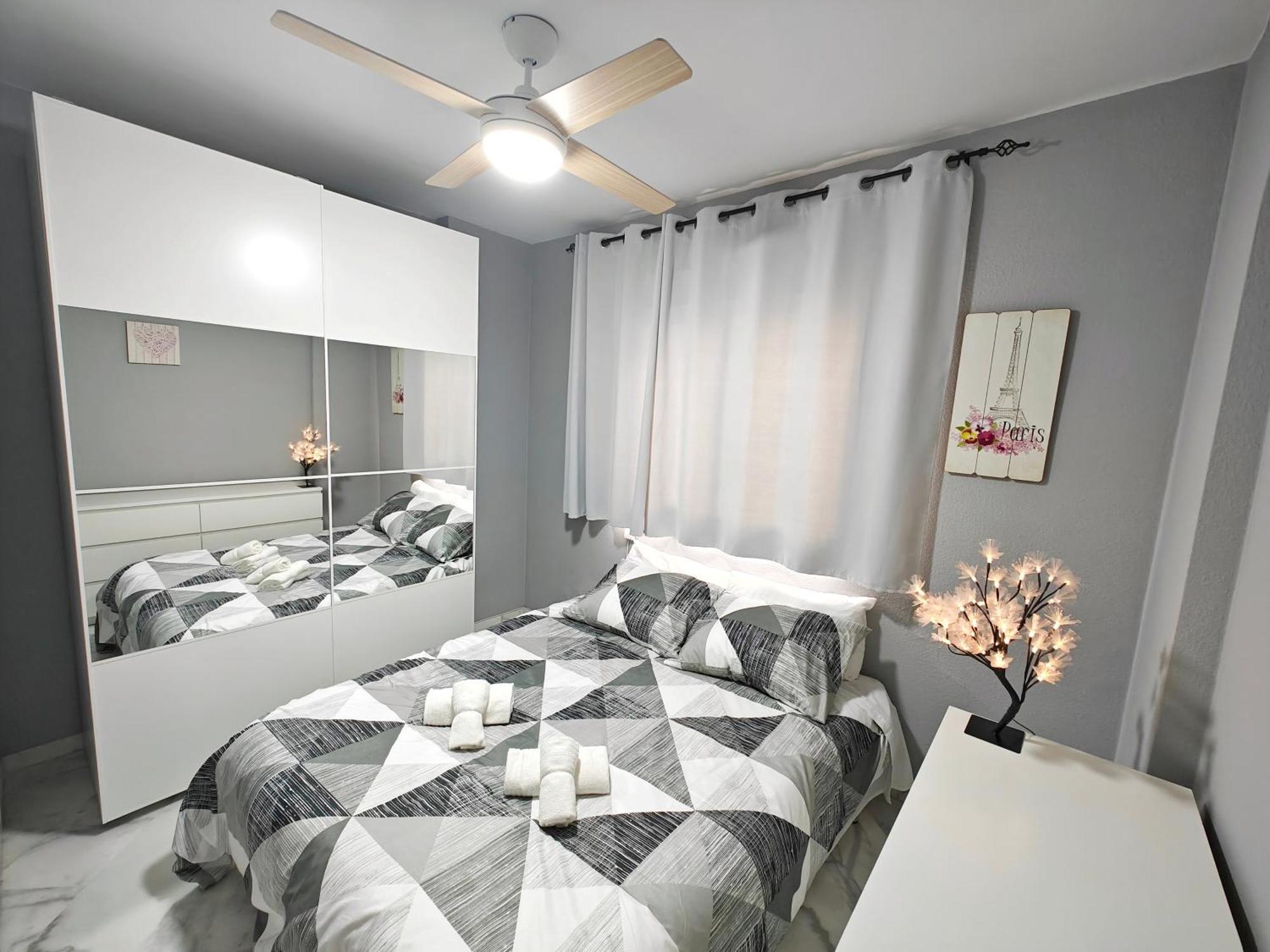 Moderno Piso Centrico 3 Habitaciones Junto Al Mar Y Parking Estepona Exterior foto